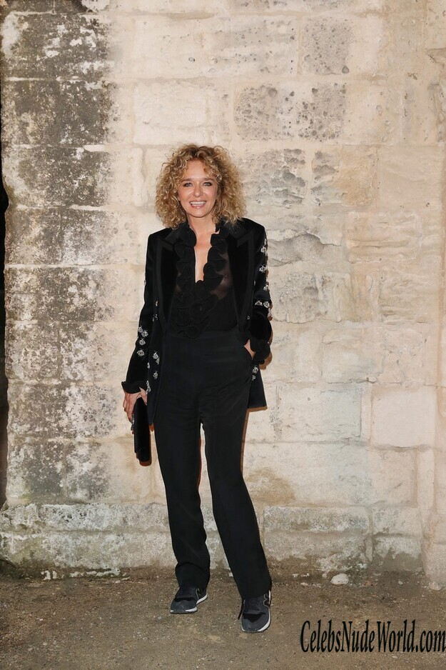 Valeria Golino Braless 183629