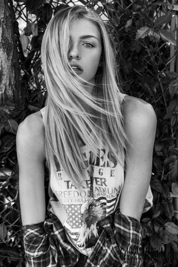 Tessa Greiner Topless 183764