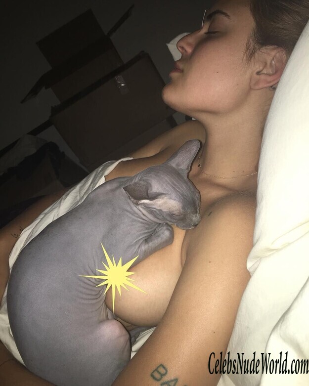 Tallulah Willis Topless Photos 183786