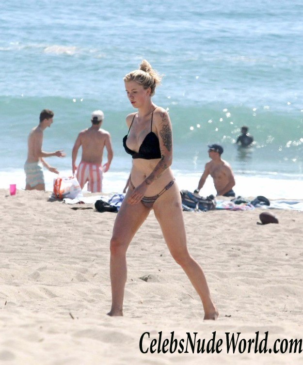 Ireland Baldwin G String Bikini And Nip Slip In Malibu 18461