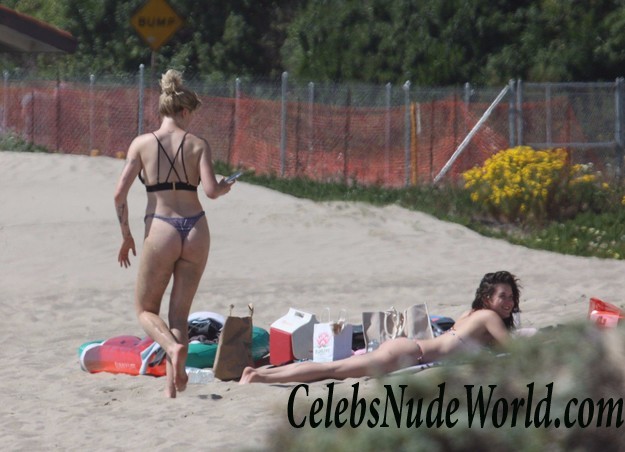 Ireland Baldwin G String Bikini And Nip Slip In Malibu 18462