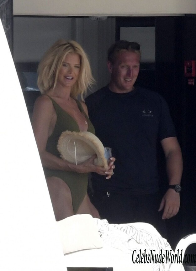 Victoria Silvstedt Swimsuit 184952