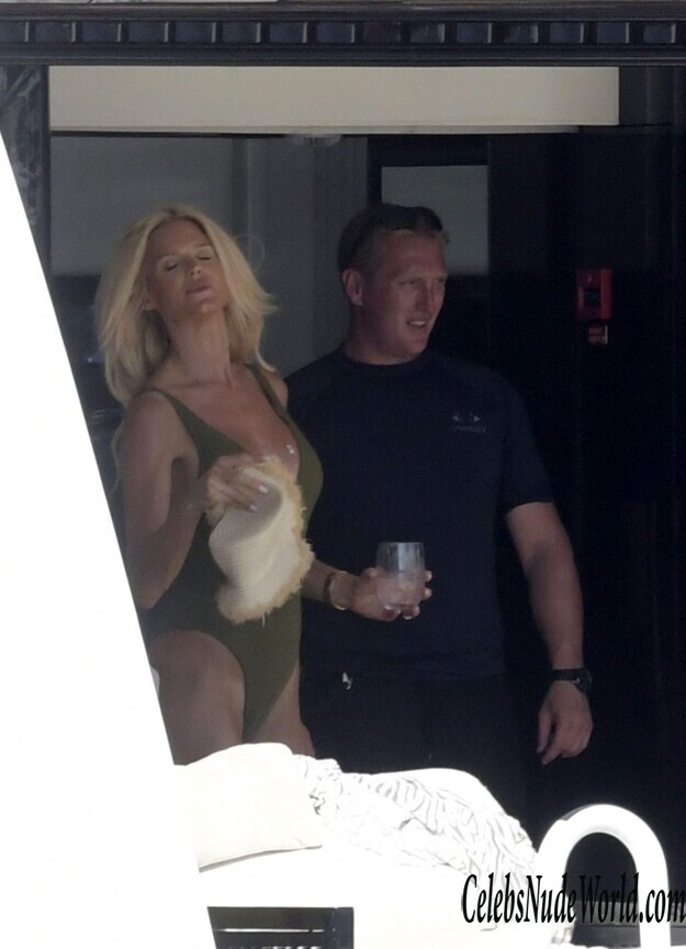 Victoria Silvstedt Swimsuit 184954