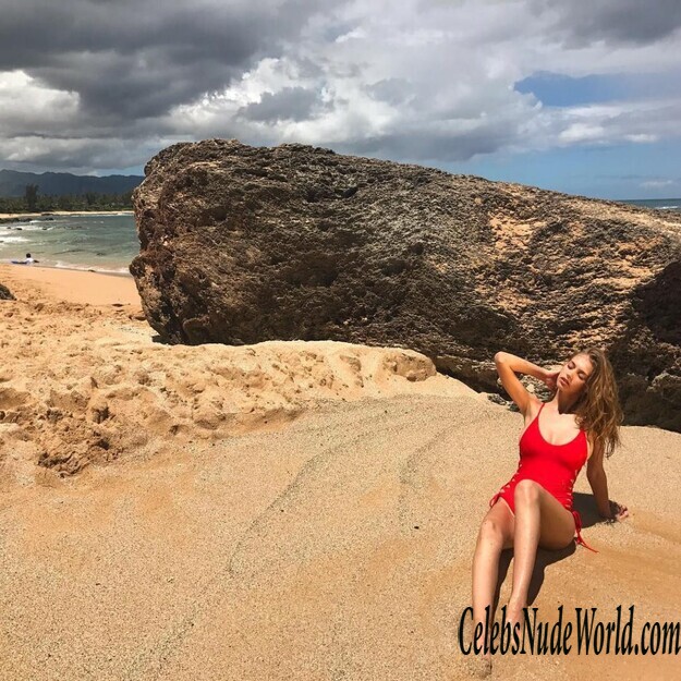 Yulia Rose Erotic 185465