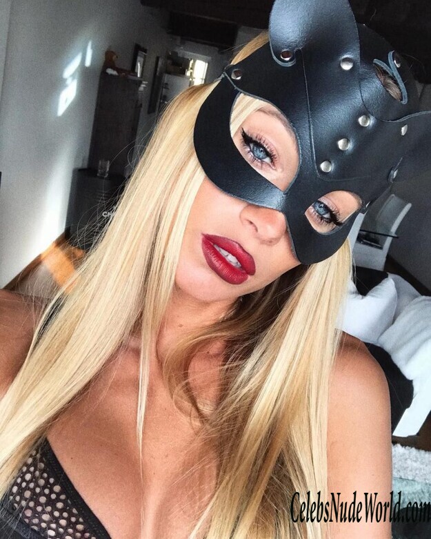 Taylor Mega Sexy 185626