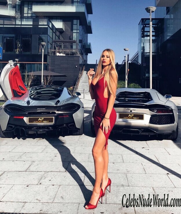 Taylor Mega Sexy 185662