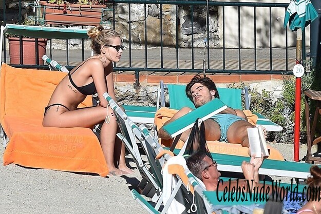 Yasmin Brunet Bikini 186125