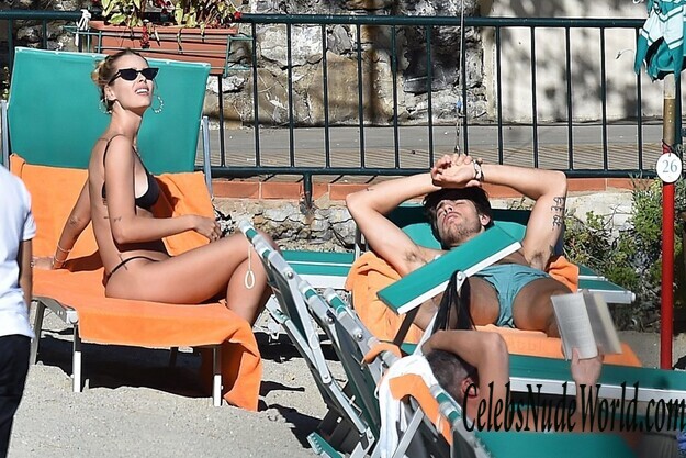 Yasmin Brunet Bikini 186138