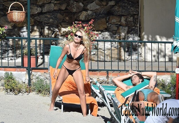 Yasmin Brunet Bikini 186144