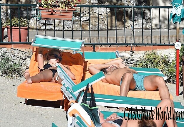 Yasmin Brunet Bikini 186159