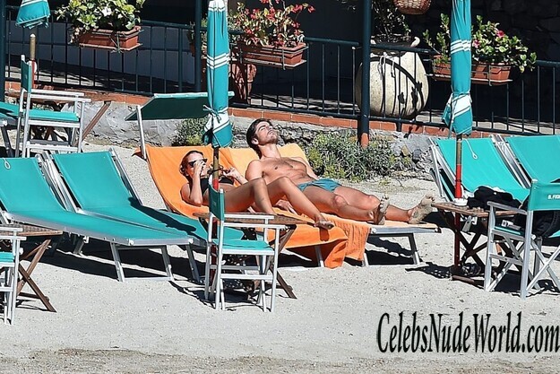 Yasmin Brunet Bikini 186160