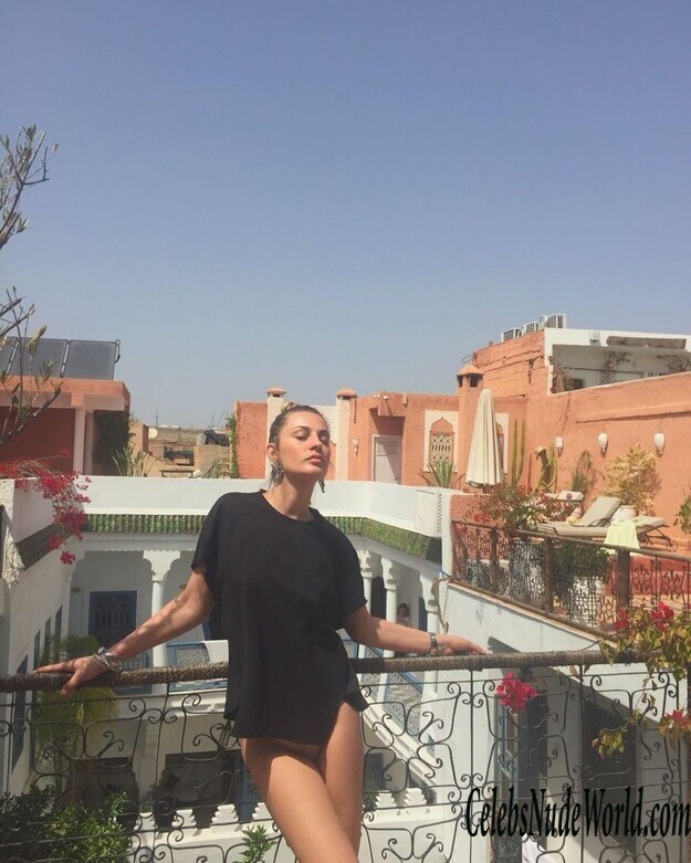 Sveva Alviti Topless 186406