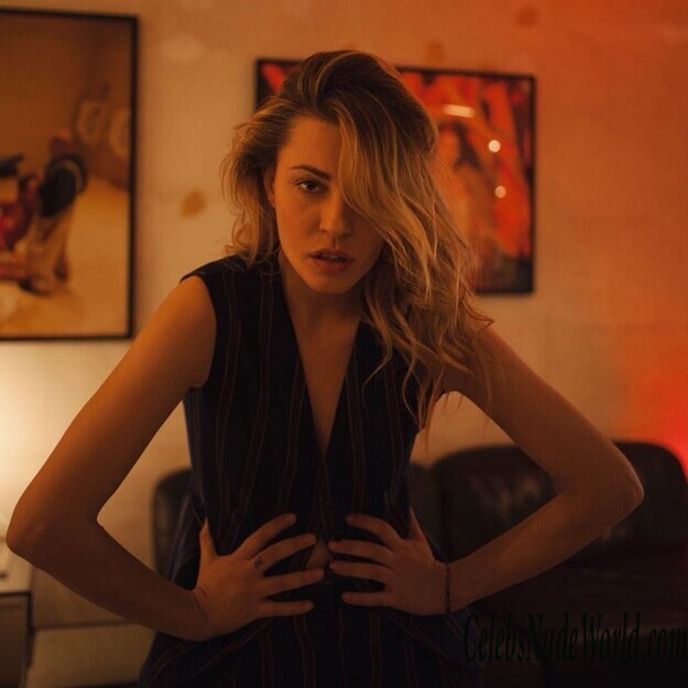 Sveva Alviti Topless 186411