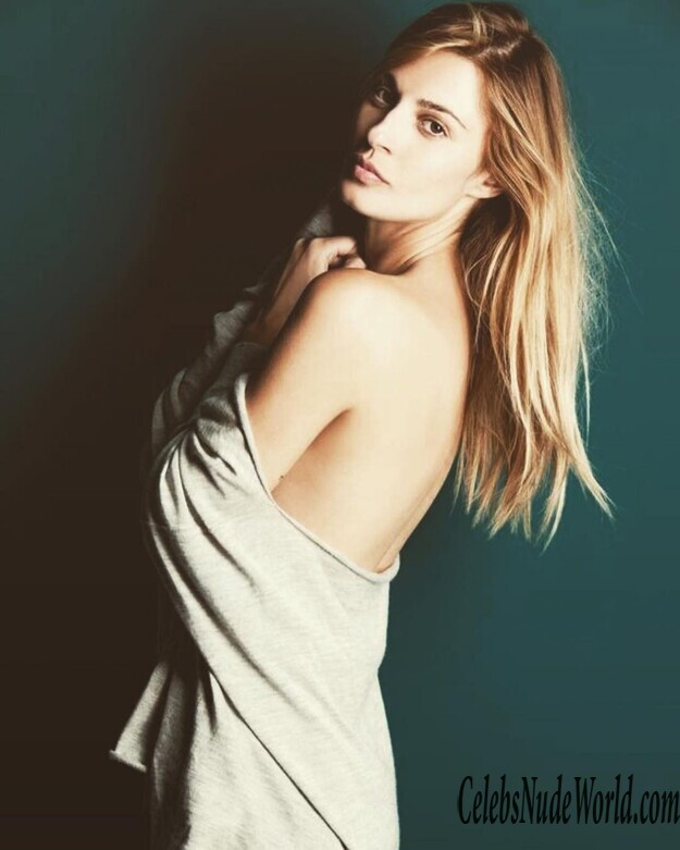 Sveva Alviti Topless 186417