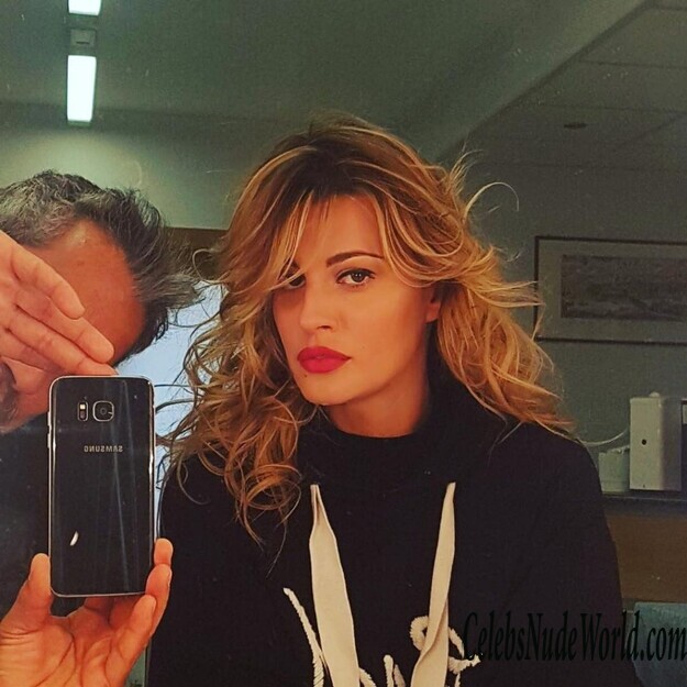 Sveva Alviti Topless 186420