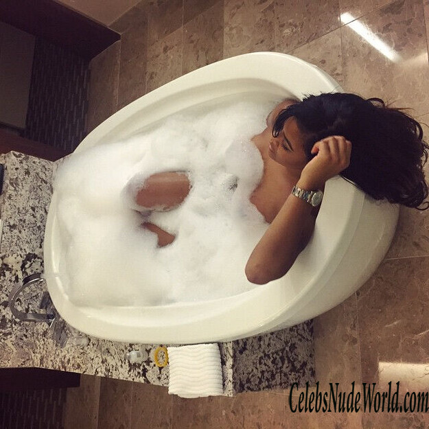 Taylor Hing Nude 186819