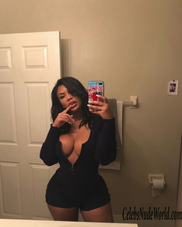 Taylor Hing Nude 186844