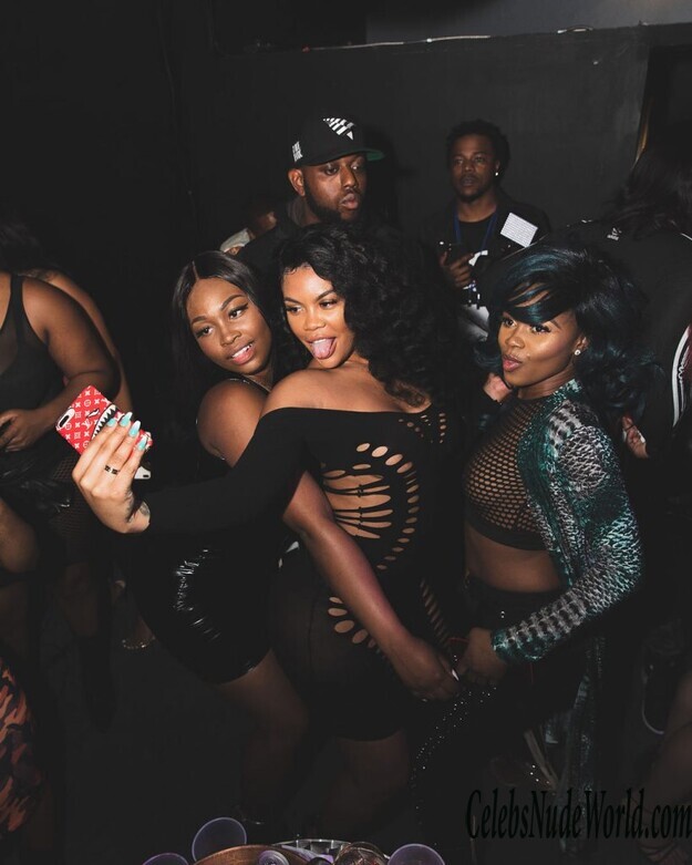 Taylor Hing Nude 186869