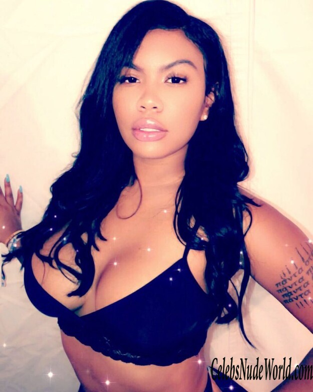 Taylor Hing Nude 186870