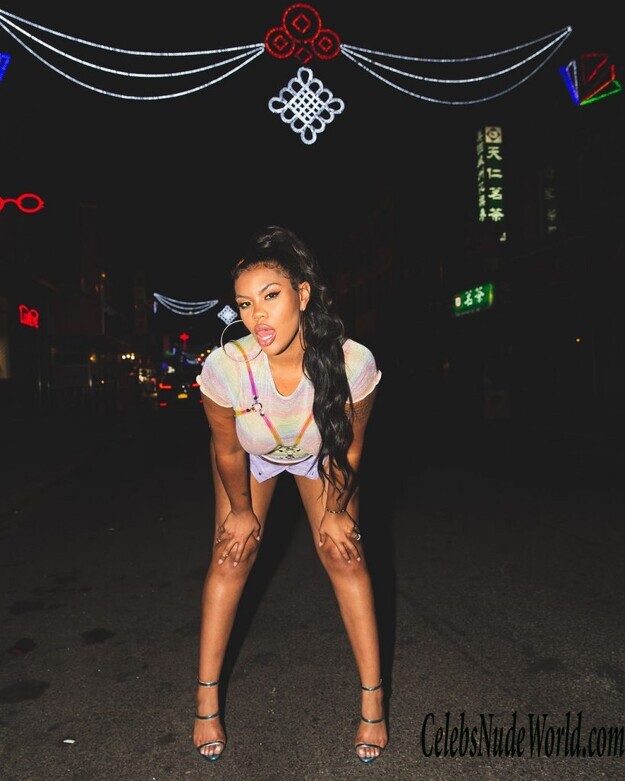 Taylor Hing Nude 186884