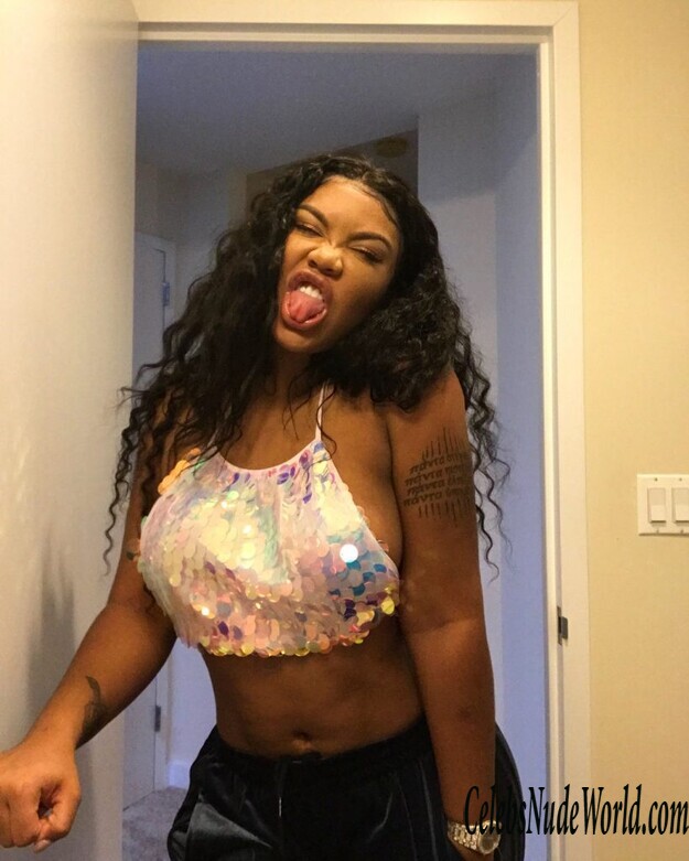 Taylor Hing Nude 186888