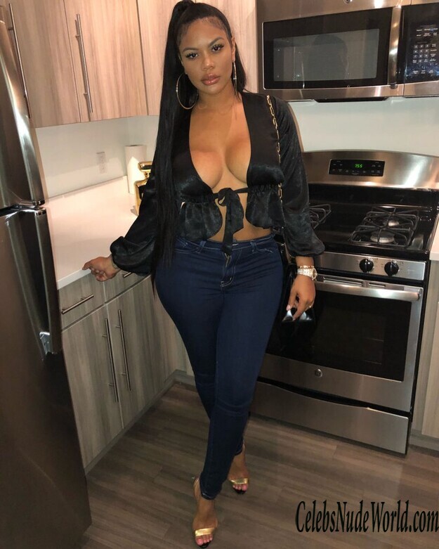 Taylor Hing Nude 186894