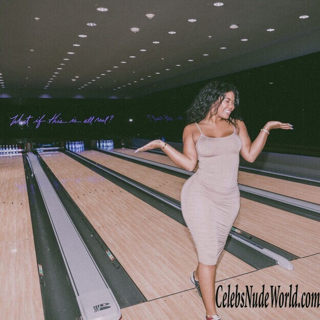 Taylor Hing Nude 186918