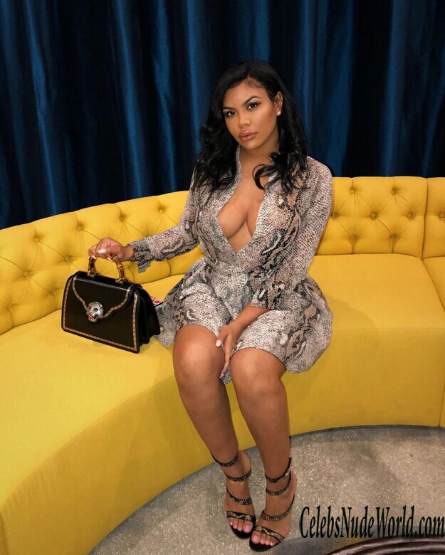 Taylor Hing Nude 186929