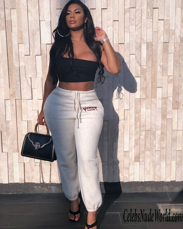 Taylor Hing Nude 186953