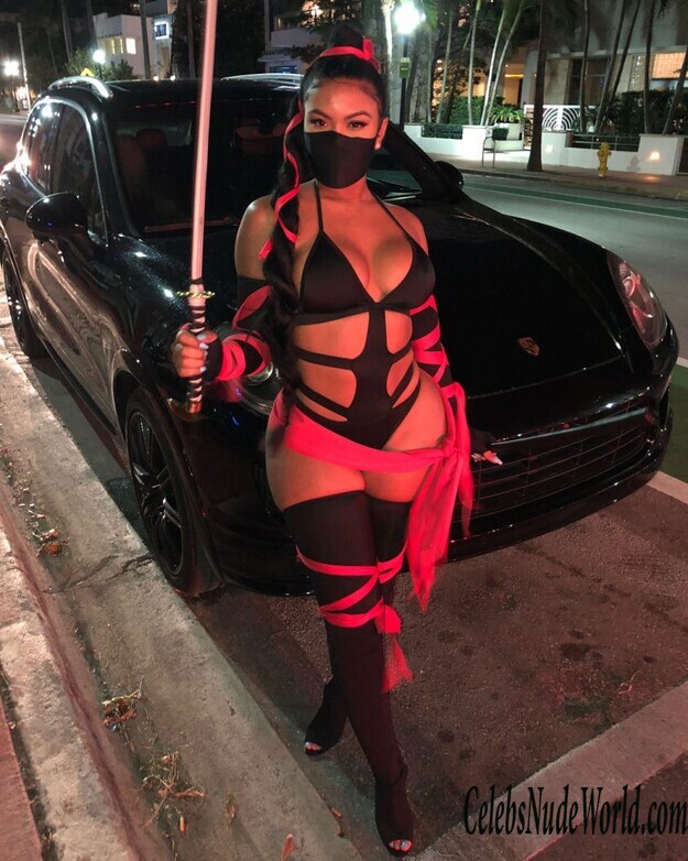 Taylor Hing Nude 186961