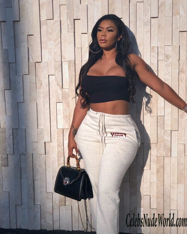 Taylor Hing Nude 186965