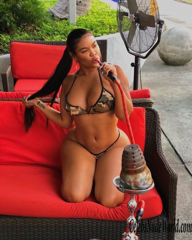 Taylor Hing Nude 186966