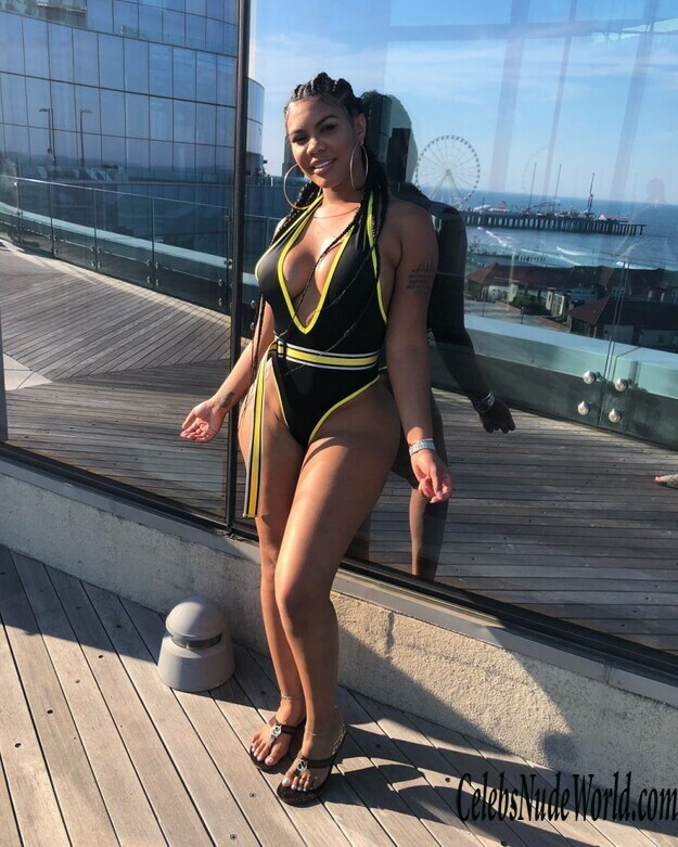 Taylor Hing Nude 186969