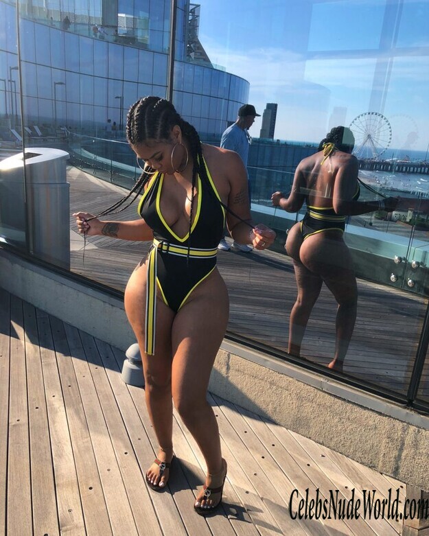 Taylor Hing Nude 186974