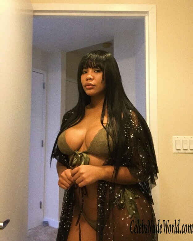 Taylor Hing Nude 186980