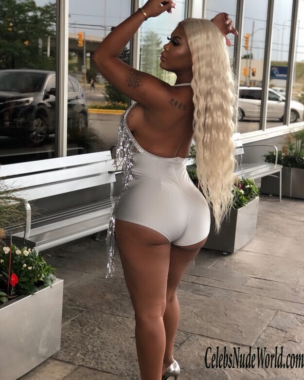 Taylor Hing Nude 186988