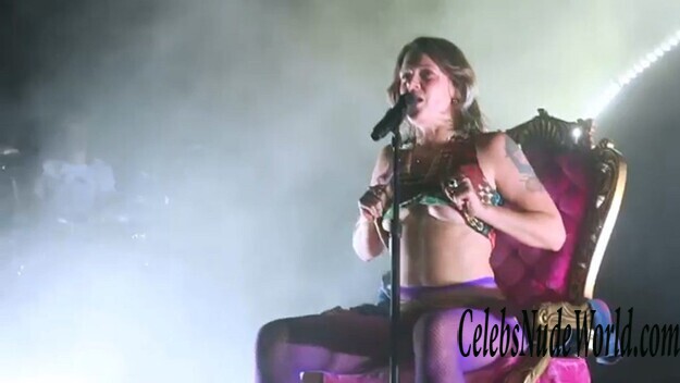 Tove Lo Topless 187102
