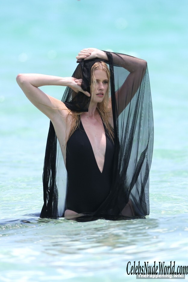 Lara Stone Nude 188574