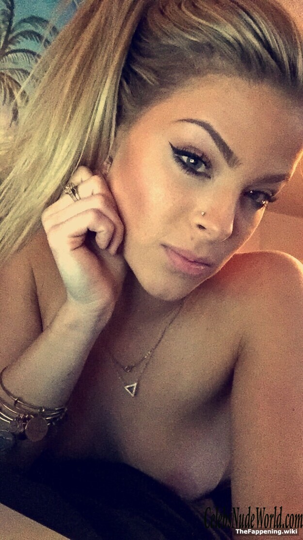 Valerie & Ashley Pac Nude 188933