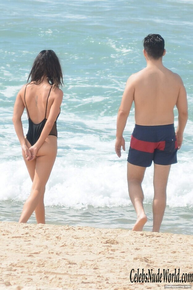 Jacqueline MacInnes Nude 189362