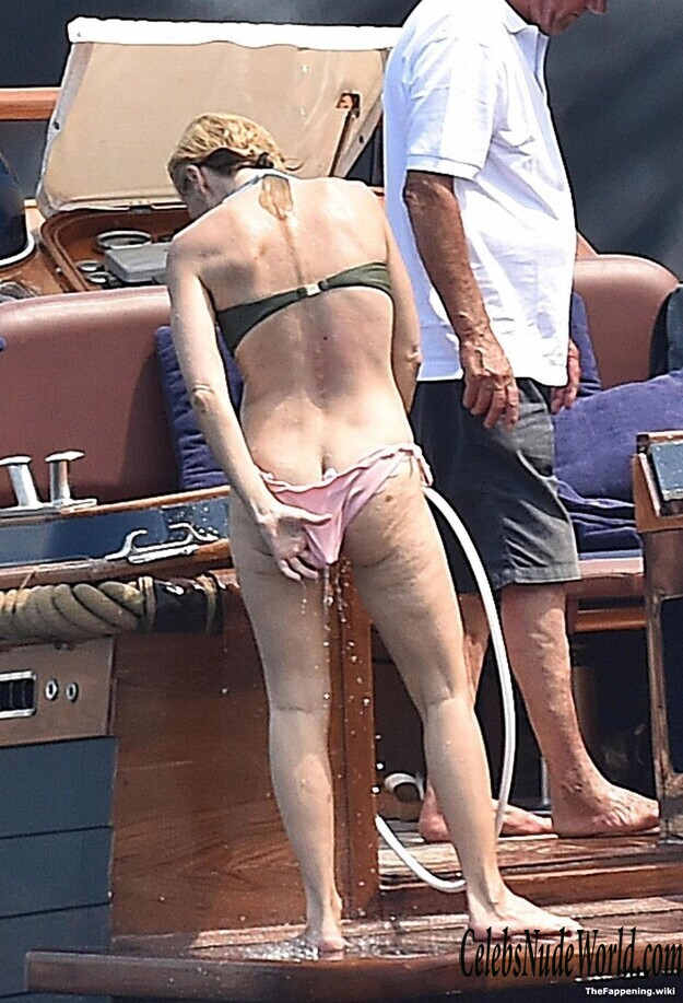Gillian Anderson Naked
