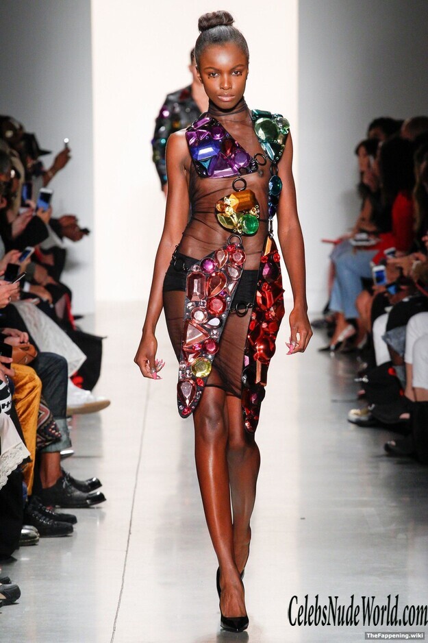 Leomie Anderson Nude 190151