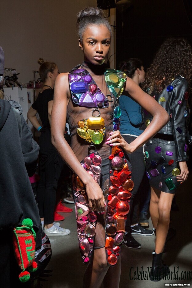 Leomie Anderson Nude 190152