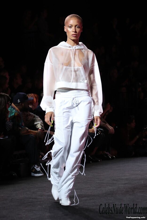 Adwoa Aboah Nude 190165