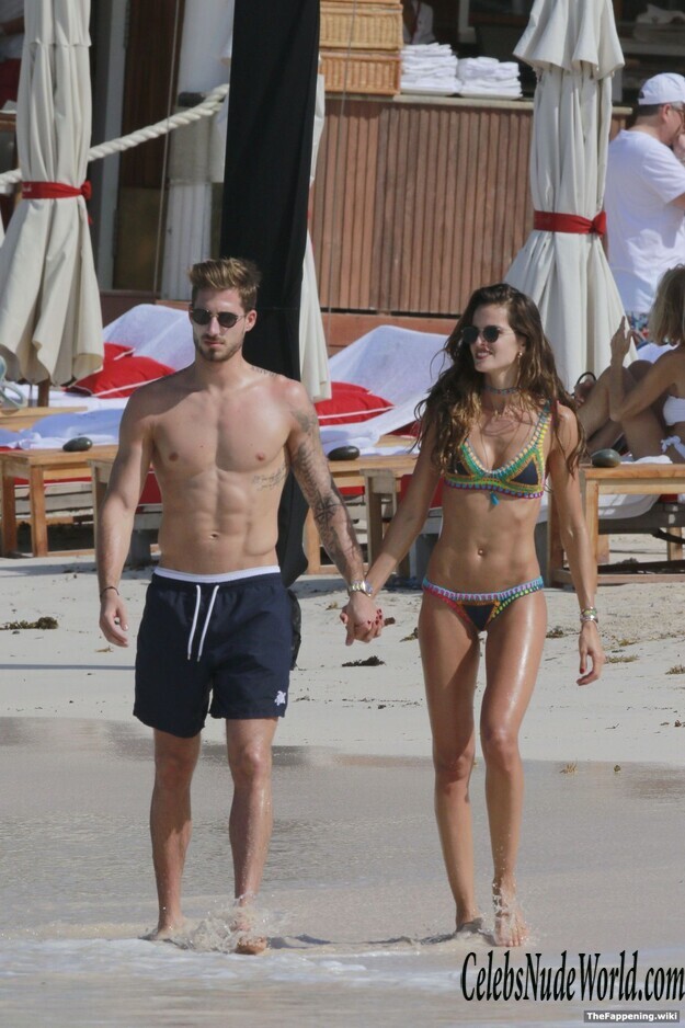 Izabel Goulart Nude 190435