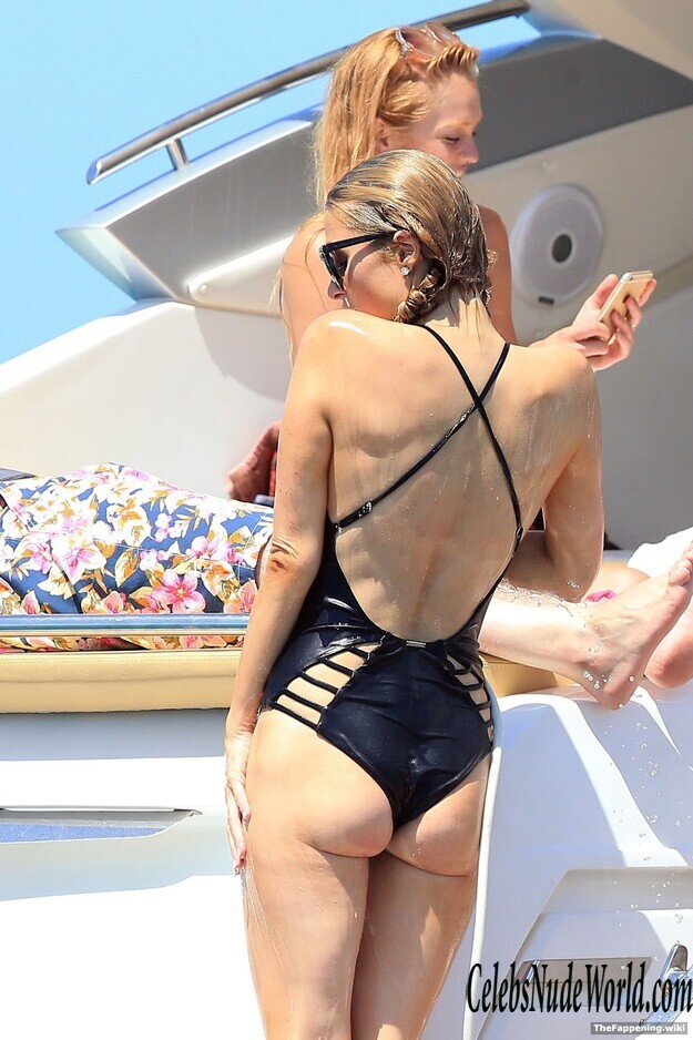 Paris Hilton Nude 191172