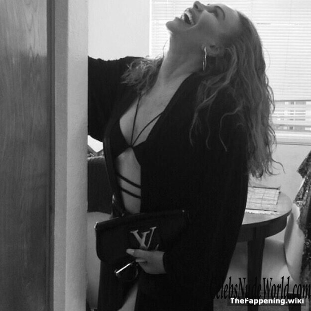 Tawny Kitaen Nude 191583