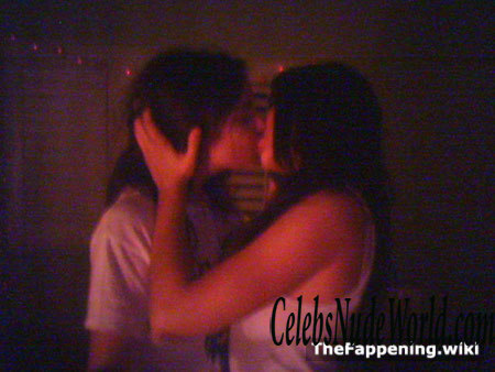 Vanessa Hudgens Nude 191770