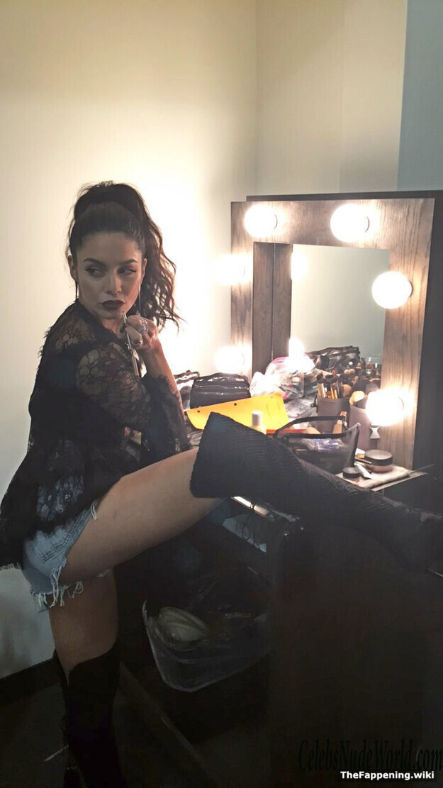 Vanessa Hudgens Nude 191811