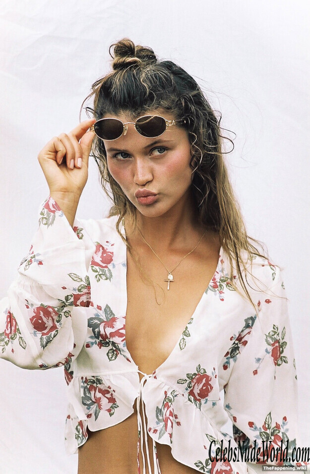 Chloe Lecareux Nude 193610
